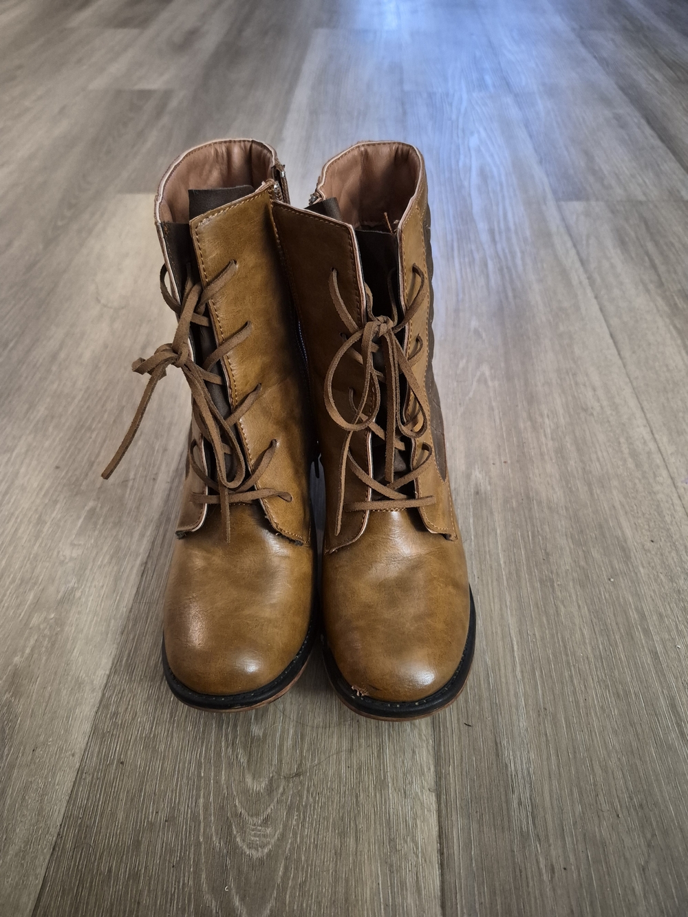 Women's Tan Lace-Up Ankle Boots
